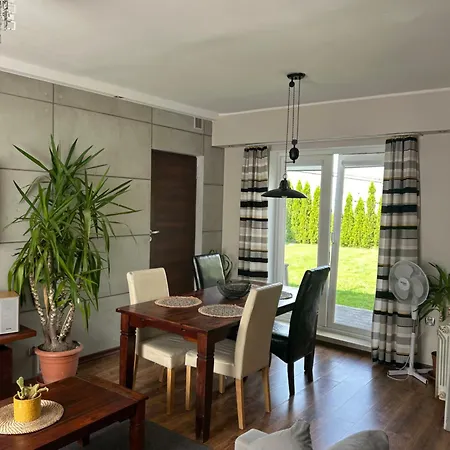 Uroczy Z Ogrodem Hébergement de vacances