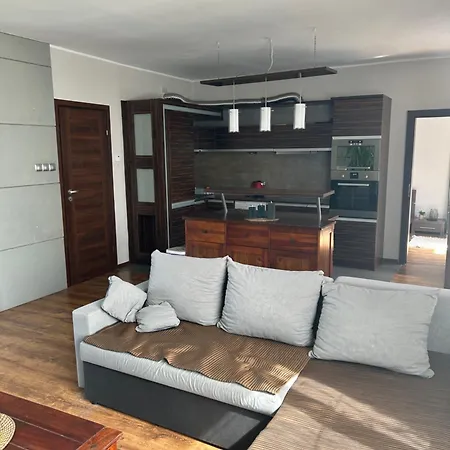 Nyaraló Uroczy Z Ogrodem *