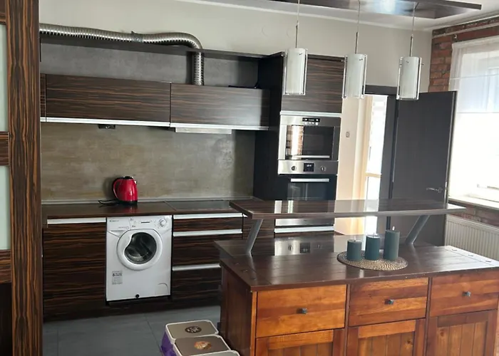 Uroczy Z Ogrodem 度假居 *